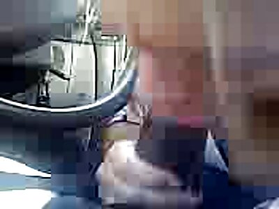La troia matura Nina Hartley scopa con un uomo di colore nel video gratis mature porche suo studio.