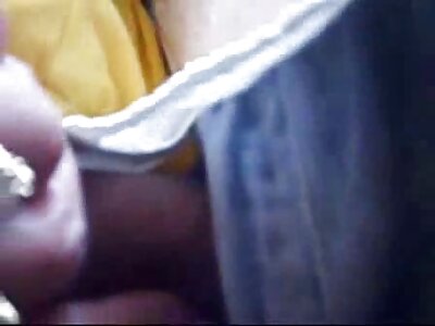 Ha tirato su una cagna sportiva porche e mature e le è venuta forte in bocca.