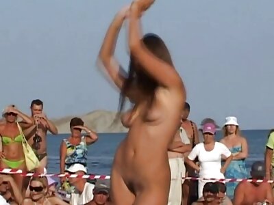 La bionda ha deciso di fare sesso anale con un ragazzo e di lasciarsi finire il porche mature video culo.