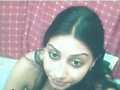 Bruna sul letto che si accarezza, mature amatoriali porche grande feticismo dei collant.