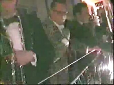La bionda si è messa le calze a rete e ha incorniciato a sua volta video mature porche i buchi.