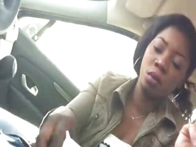 Video mature grasse porche di sesso bollente in tutte le fessure di una bionda con ragazzi sudati.