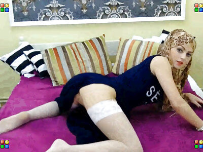 La ragazza ha incontrato un ragazzo su Internet tettone mature porche e ha scopato.